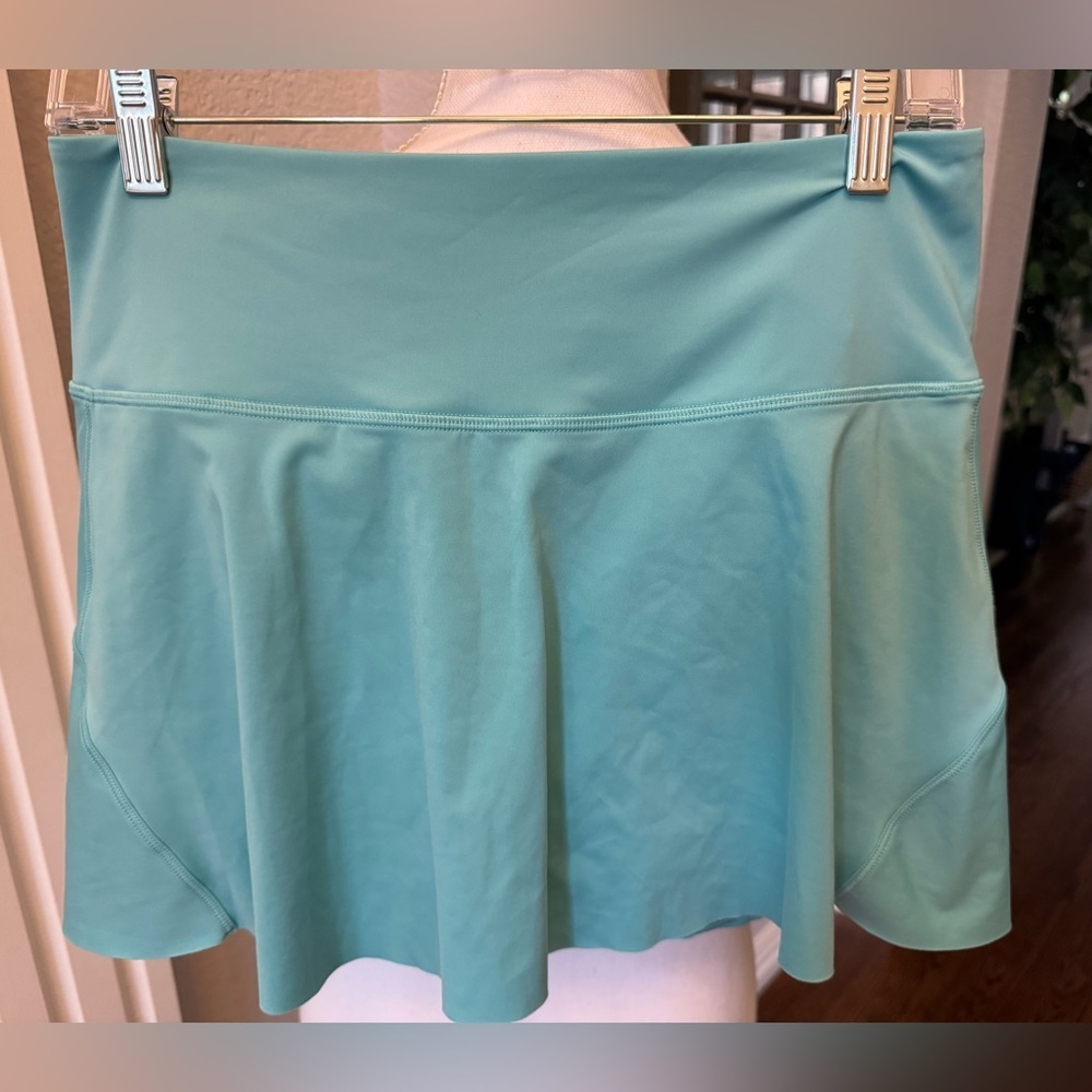 Athleta Women's Aqua tennis Skirt medium like new/ perfect condition